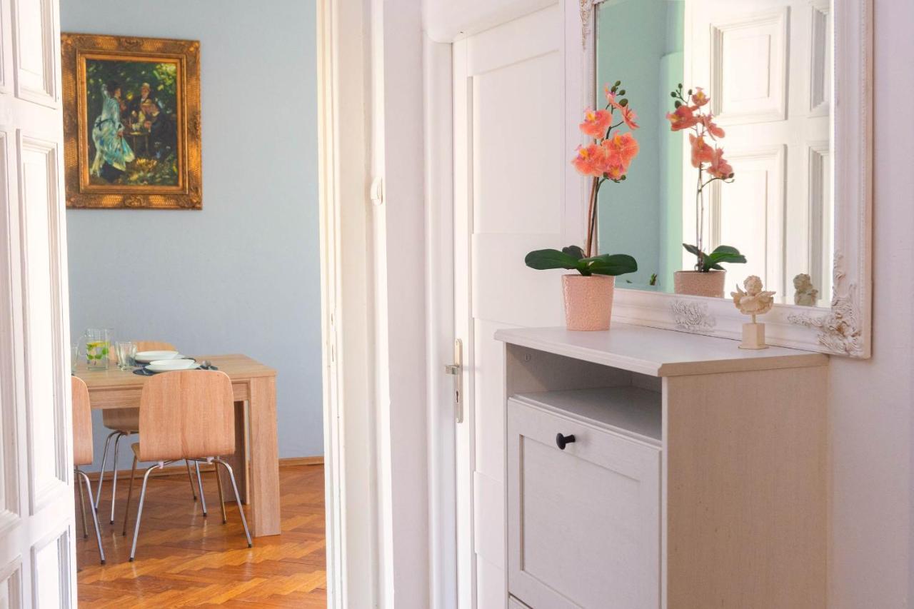 Retro Apartament Apartment Lodz  Ngoại thất bức ảnh