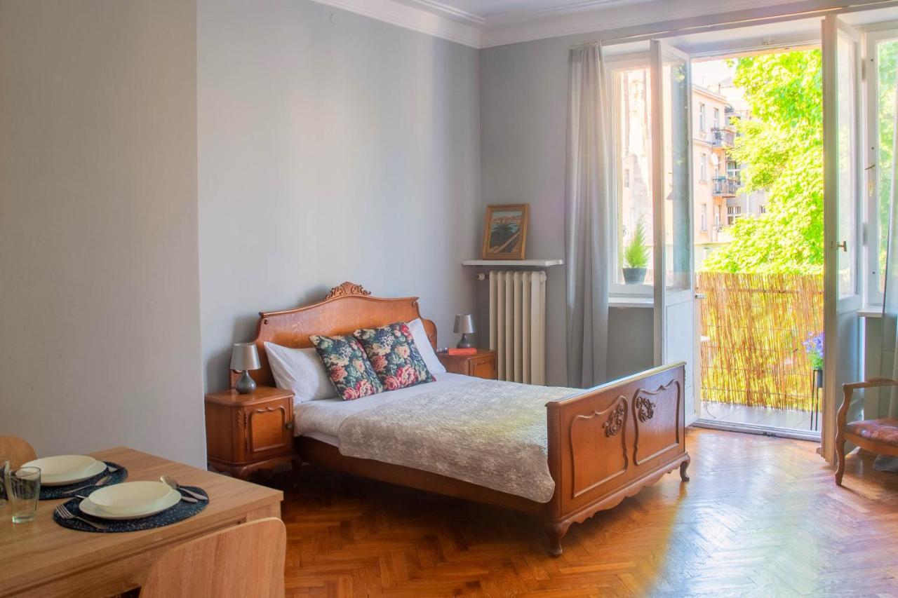 Retro Apartament Apartment Lodz  Ngoại thất bức ảnh